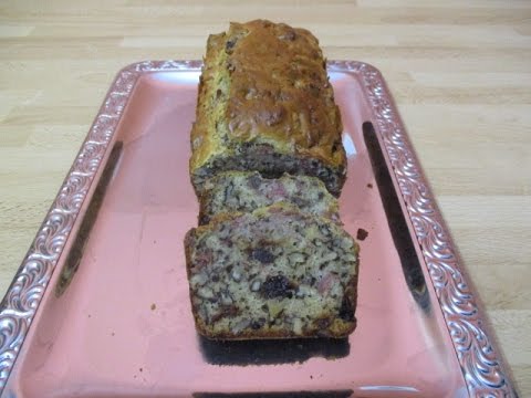 Recette du cake du "Sud Ouest" -  Pruneaux, jambon fumé et noix