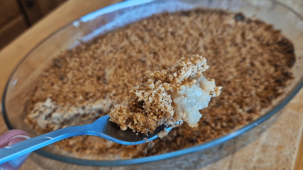 Crumble Caramélisé et Croustillant à la Poire de Saison