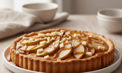 découvrez la recette gourmande de la tarte poires chocolat blanc caramel, un dessert irrésistible qui séduira tous les gourmands à coup sûr.