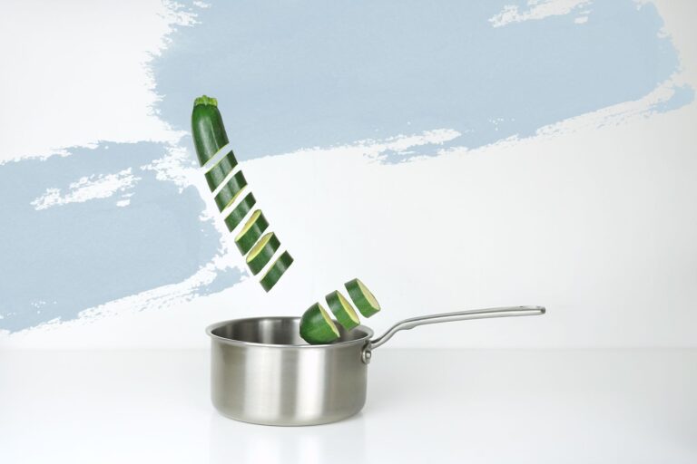 Menu du soir : 5 recettes simples et savoureuses, du curry de courgettes au cheesecake gourmand
